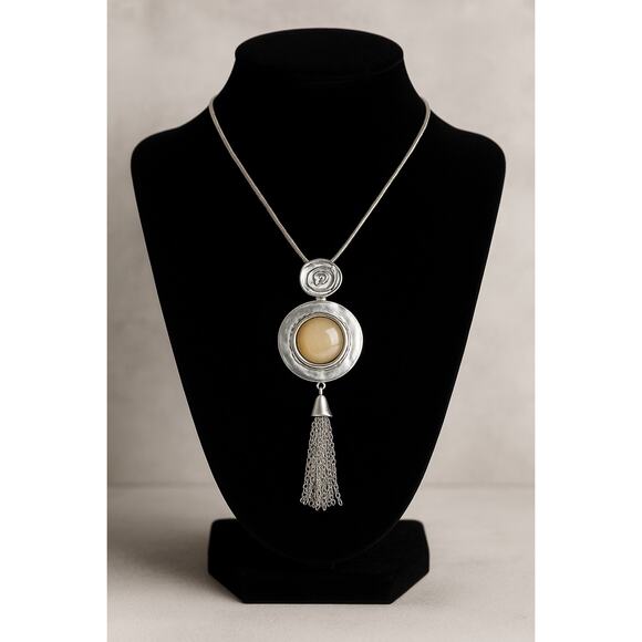 Other Jewelry - NWOT Silver Toned Statement Necklace
